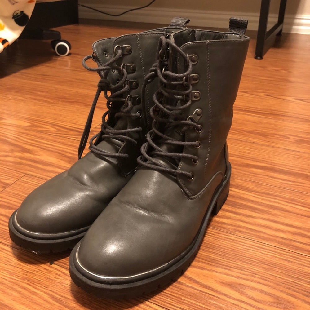 Gray Wide Size 8 lace Up Boots